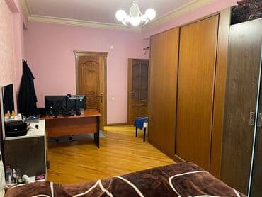 8 mikrorayon: 8 Noyabr metro stansiyasının girişi ilə üzbəüz 3 otaqlı təmirli ev — 2