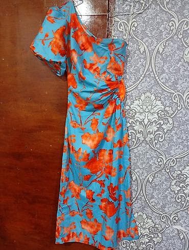 accent eau de parfum: Qara rəngdə uzun ziyafət paltarı - Model: uzun, düz siluetli, yerlərə — 6