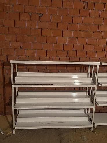 Mağaza üçün metal vitrin rəfləri - Material: möhkəm metal karkas, ağ