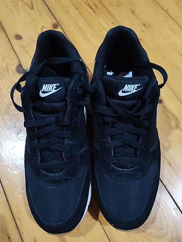 Nike 42.5 təzədir istifadə olunmayıb orginaldir real alıcılara endirim — 1