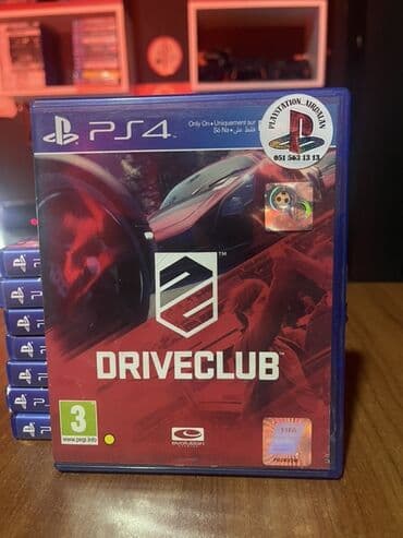 Oyun diskləri və kartricləri: PlayStation 4 üçün Driveclub oyunu. Bu yarış oyununda müxtəlif