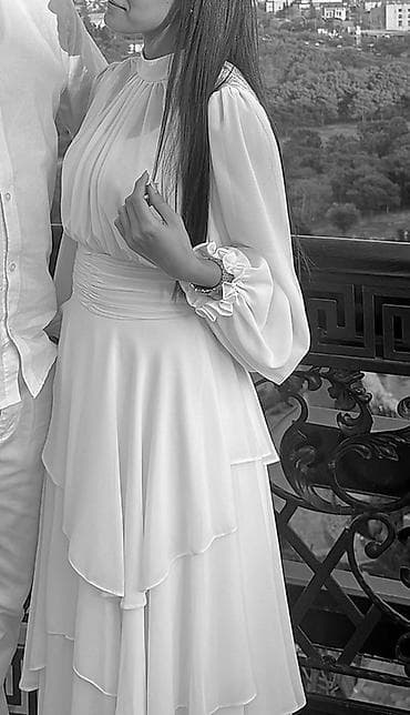 nigah donu: Ag rengdir. 
Nigah ucun almisam 100 manata, 1 defe geyinilib — 1