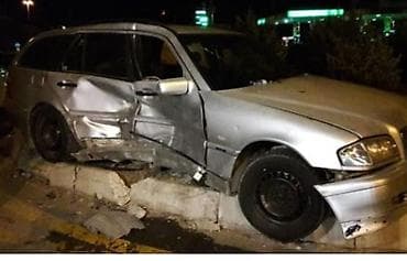 viano ehtiyat hisseleri: Salam vuruq sənətsiz maşınları alıram Mersedes markalı topas və başka — 1