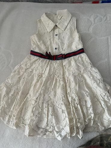 детское платье с болеро: Uşaq geyimləri dəsti - Ağ krujeva paltar: qolsuz, yaxalıqlı, ön — 1