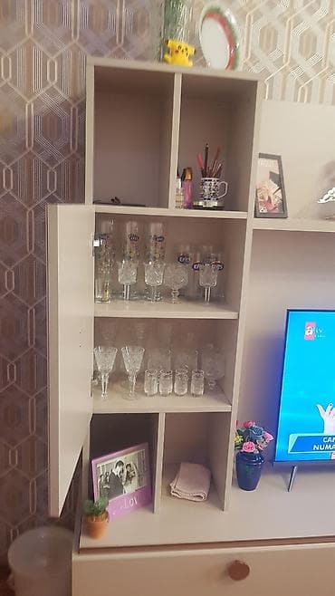 mermer stollar: Mebel dəsti – 1 paltar şkafı + 2 masa - Paltar şkafı: 3 qapılı — 6