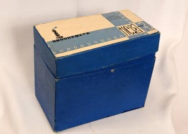 Старинная кинокамера " Нева - 2 " . Коллекционная . Раритет