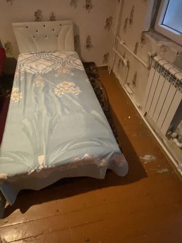 tek kravat işlənmiş: İşlənmiş, Təknəfərlik çarpayı, Bazasız, Matrassız, Siyirməsiz, Rusiya — 1