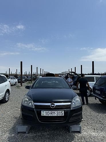 şüşə: Opel Astra: 1.4 l | 2006 il 253000 km Hetçbek — 6