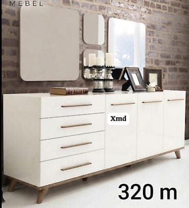 marqus su matoru: Ağ rəngli modern konsol/komod - Ümumi ölçü: təxminən 320 sm en — 1