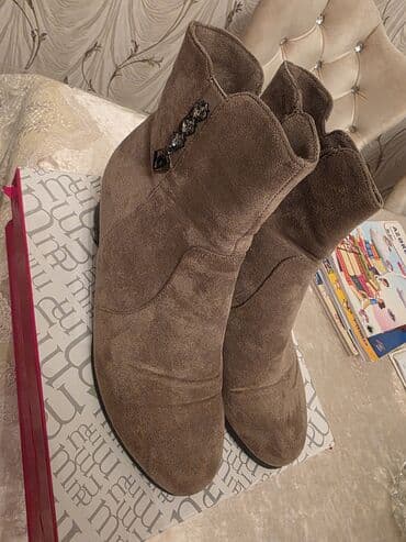 женские зимние ботинки на шнуровке: Размер: 40, цвет - Черный, Б/у — 3