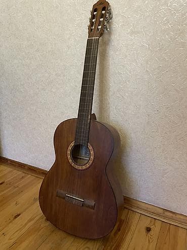 gitara: Klassik akustik gitara - Korpus: tam ağac görünüşlü, təbii qəhvəyi — 1