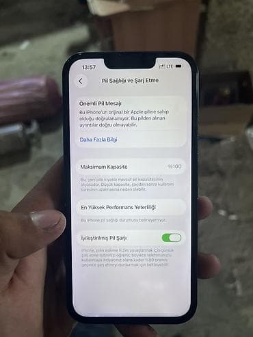 apl 13: IPhone 13, 256 GB, Midnight, Face ID, Simsiz şarj — 7