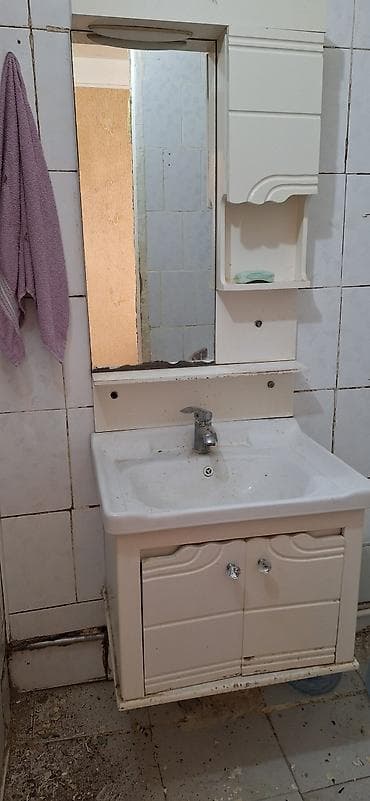Hamam üçün dolablı lavaboyaqaynağı dəst - Komplekt: üst güzgülü