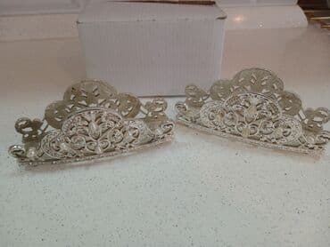 qadinlar ucun en gozel hediyyeler: Tezedi qutusunda coxdan alinib uzərində mirvari ve xirda qaś var Cox — 1