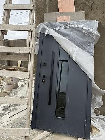 pencere kilidi: Məhsul: Giriş qapısı - Material: Metal (polad konstruksiya) - Rəng — 1