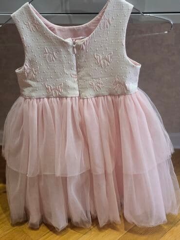 Uşaq üçün zərif ziyafət donu 2-3 yaşa uygundur. marka geyimdir. 130 lalafo.az -da Uşaq üçün zərif ziyafət donu 2-3 yaşa uygundur. marka geyimdir. 130