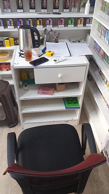 Aksesuarlar üçün vitrin rəfləri dəsti Material: MDF/taxta əsaslı, ağ