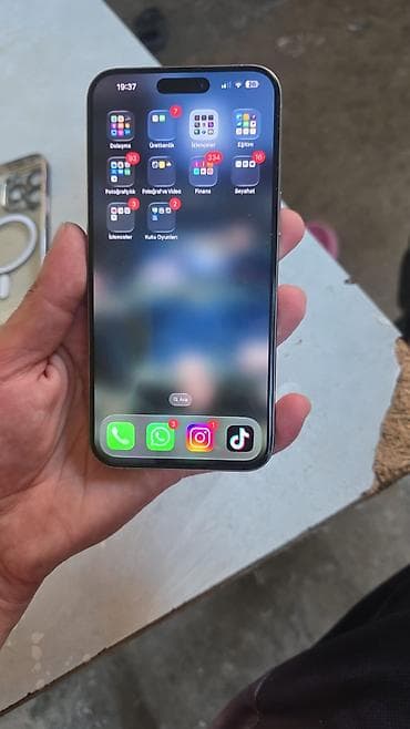 IPhone 15 Pro, White Titanium, Face ID lalafo.az -da IPhone 15 Pro, White Titanium, Face ID