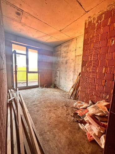 1 otaqlı kohnə tikili: 1 otaqlı, Yeni tikili, m. 28 may, 53 kv. m — 3