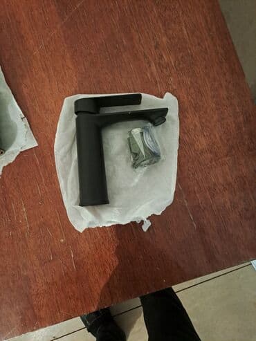 Çanaqlar, tülpanlar: Alev brendinin qarışdırıcı kran dəstləri. Qiymetleri muxtelifdi. Zeng — 4