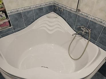 perde ucuz: Künc akril vanna - Forma: üçbucaq/künc tipli geniş kasa, iki tərəfli — 1