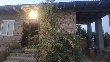 heyet evi: 3 otaqlı, 8 kv. m, Təmirsiz — 8