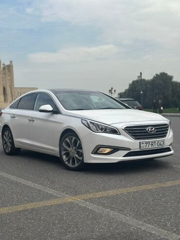 turbo az hyundai i30 dizel: Ağ rəngdə, zərif dizaynlı Hyundai Sonata sedanı. Avtomobilin arxa — 2