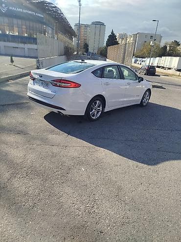 ford escort: Ford Fusion: 2 l | 2017 il 317000 km Sedan — 5