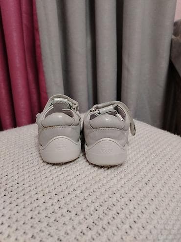 Uşaq qız üçün ağ rəngli balerina tipli ayaqqabı - Material: parıltılı