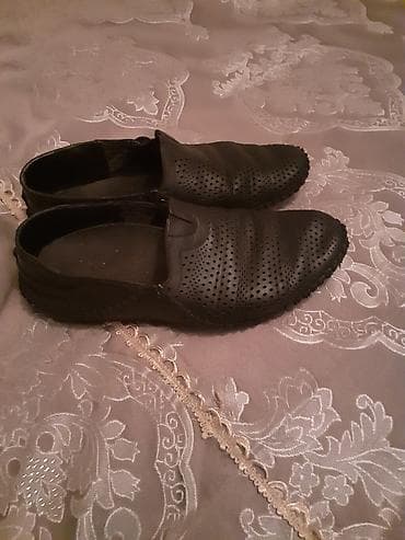 Ayaqqabılar: Gencede satilir tebbi deri mokasin kecen il 68azn alinib sadece — 1