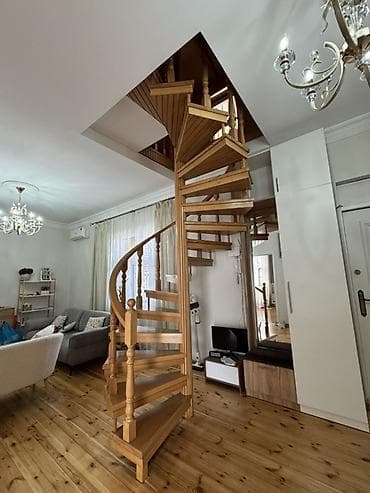 Pilləkən məhəccərləri: Fıstıq ağacındam hazırlanmış spiral pilləkən - Material: fıstıq ağac — 2