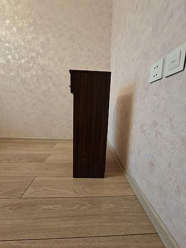 mebel işlenmiş: Tünd ağac tonlarında komod/kiçik tumbə — 2