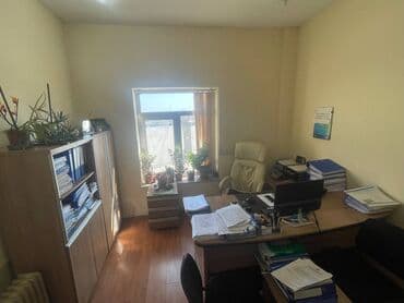 kirayə ofislər: Nərimanov metrosuna yaxın yol kənarı bizness mərkəzinə yaxın ümumi — 9