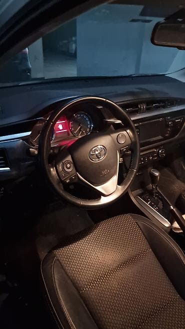 camry arxa stop: Toyota Corolla: 1.6 l | 2014 il Sedan — 4