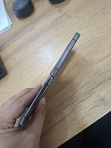 texno spark 20: Samsung Galaxy Z Flip 5, 256 GB, rəng - Qara, Barmaq izi — 3