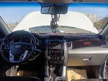 daewoo super saloon: Kia Sorento – salon və mühərrik görüntüləri - Markası/modeli: Kia — 1