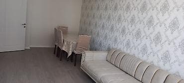 Kirayə – tam mebelli 2 otaqlı mənzil - Geniş zal: divar kağızı ilə lalafo.az -da Kirayə – tam mebelli 2 otaqlı mənzil - Geniş zal: divar kağızı ilə