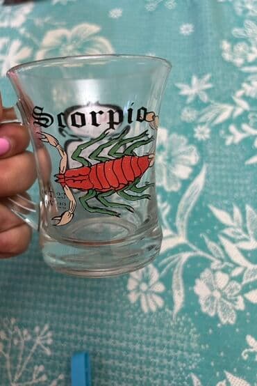 set qablari: Fincanlar, Şüşə, 1 əd — 1