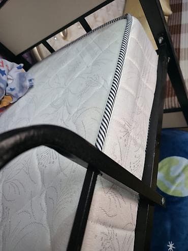 Alt-ust carpayi satilir.Matrasi ile birge.Matraslar yeni alinib — 1