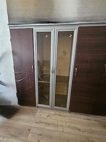 stul ev ucun: 3 qapılı, Qəhvəyi, Taxta, Açılan, Düz dolab — 1