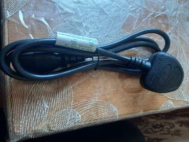 ucuz manitor: Cihazları elektrik şəbəkəsinə qoşmaq üçün nəzərdə tutulmuş qara rəngli — 2