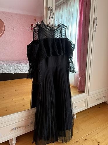 Qara şifon və krujeva detallı uzun don - Rəng: qara - Üst hissə