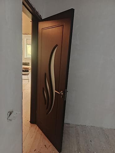 qapi dekoru: Qapılar yenidir Evde Yaşayış yoxdur möhkem matrialdan hazırlanıb — 2