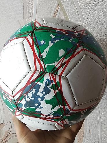 Futbol topu - Ölçü: Standart 5 nömrə - Material: Sintetik dəri üst