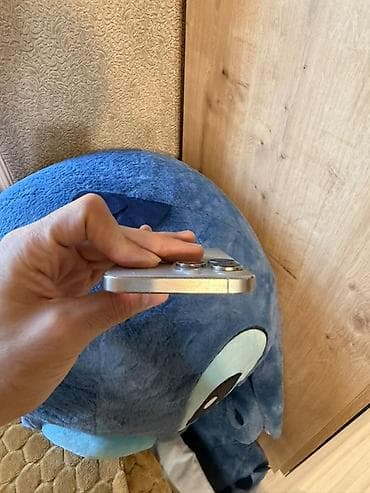 apple iphone 8 plus: IPhone 15 Pro, Natural Titanium, Face ID — 5