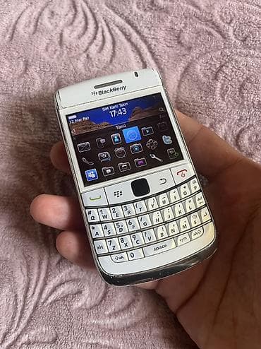 galaxy s8 tablet: Blackberry Bold 9780 — 3