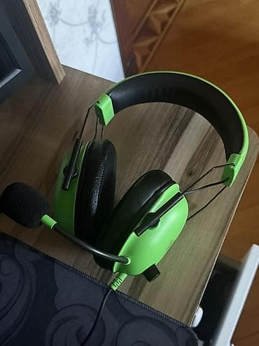 RAZER BLACKSHARK V2 X - Üstü yumşaq yastıqlı, tənzimlənən başlıq -