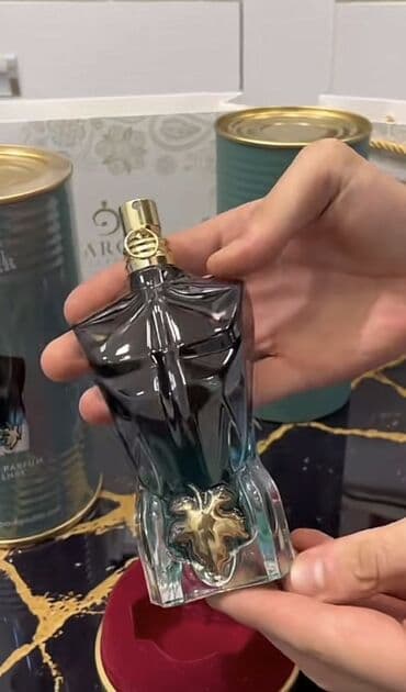 Məhsul: Kişi ətiri – büst formalı şüşə flakon Otrginal Təsvir: - Tünd