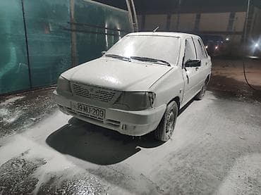 niva şini: Avtomobil: Sedanın kompakt sinfi Rəng: Ağ Kuzov: 4 qapılı sedan — 8