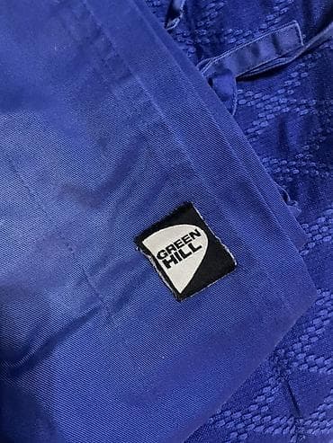 geyimlər: 46-50-55 kq ucun uygundur 
Paqonlarında yırtığları var — 4